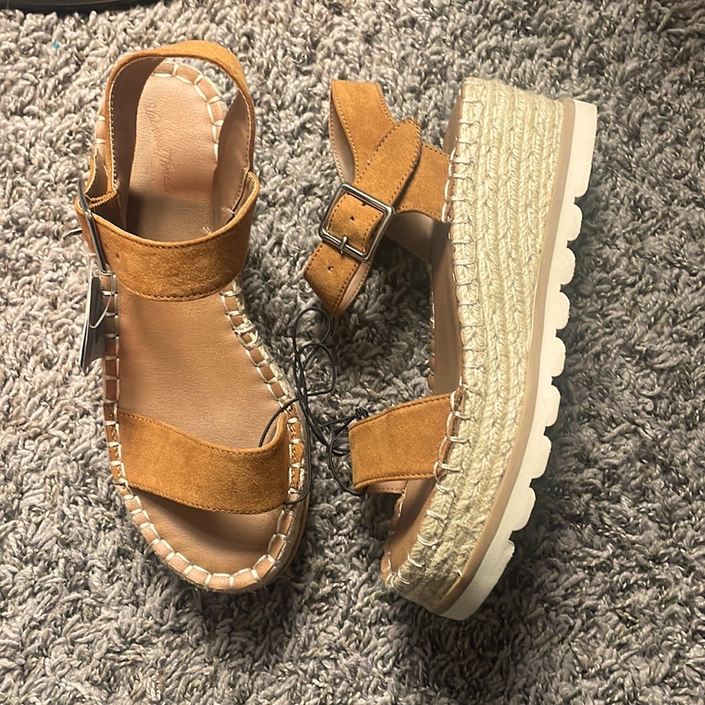 NEW with tags! Espadrilles from universal threads - size 7